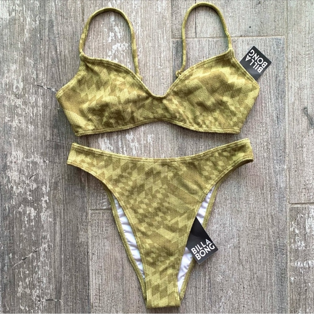 🔥🔥BILLABONG - STATIC V BRALETTE HAVANA BIKINI SET🔥🔥 - Picture 3 of 9
